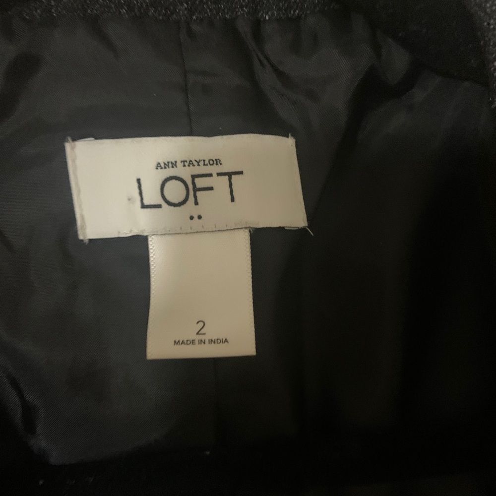 LOFT RUFFLE lapel charcoal grey blazer sz 2 - Picture 3 of 5